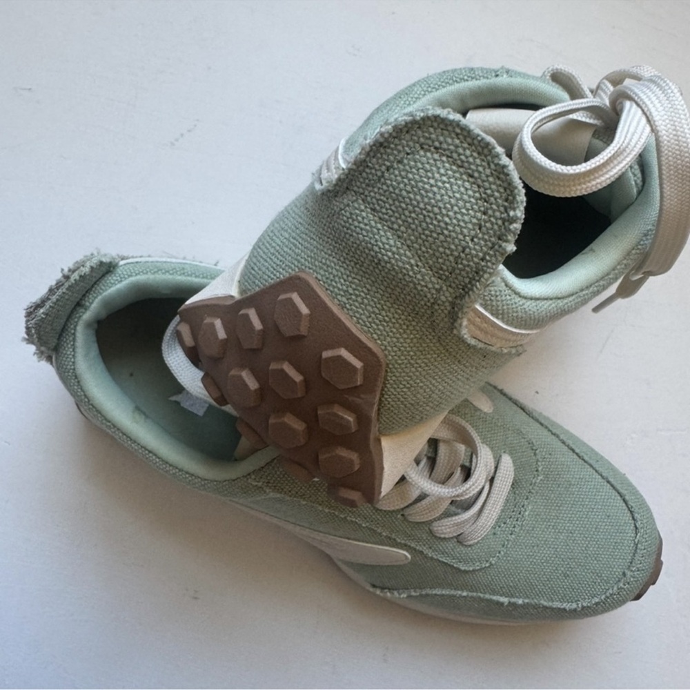 DV by Dolce Vita Braiden Sneakers - Picture 8 of 12